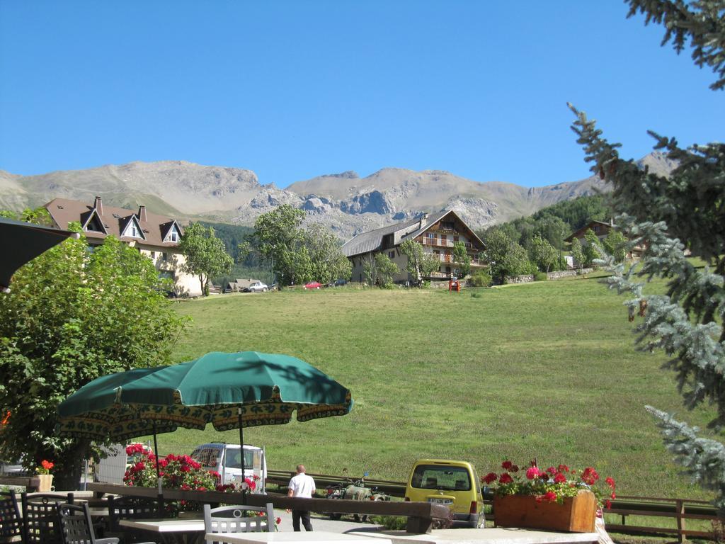 Hotel Soleil Des Neiges Le Sauze Exterior foto